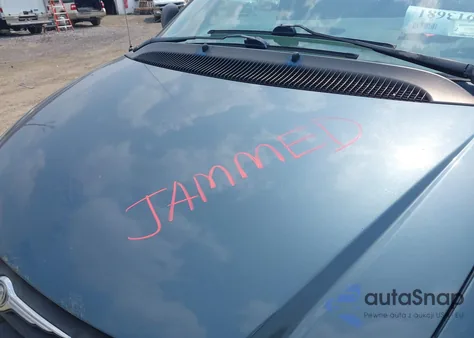 2006 Chrysler Town & Country z USA, uszkodzony, nr VIN 1A4GP45R46B626800